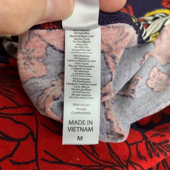 LULAROE Cruella De Vil Irma Short Sleeve Top #AQ9 - Picture 7 of 7